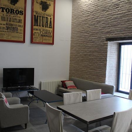 Cozy & Modern Apartment Hombre De Piedra Seville Ngoại thất bức ảnh