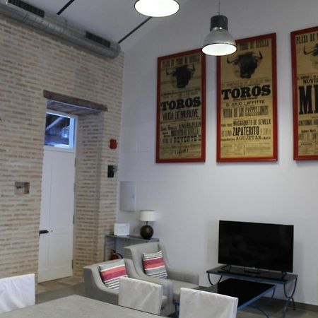 Cozy & Modern Apartment Hombre De Piedra Seville Ngoại thất bức ảnh