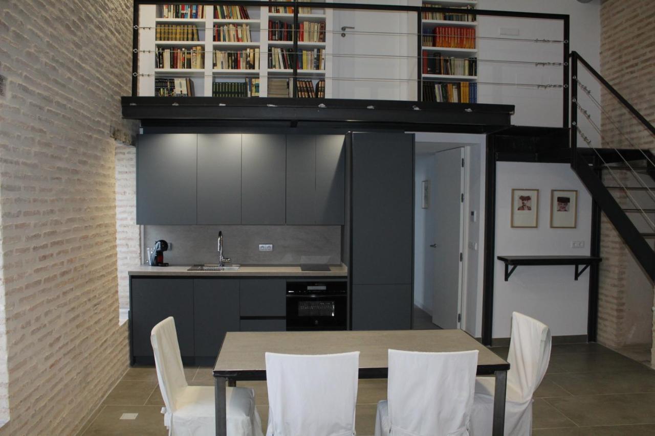 Cozy & Modern Apartment Hombre De Piedra Seville Ngoại thất bức ảnh